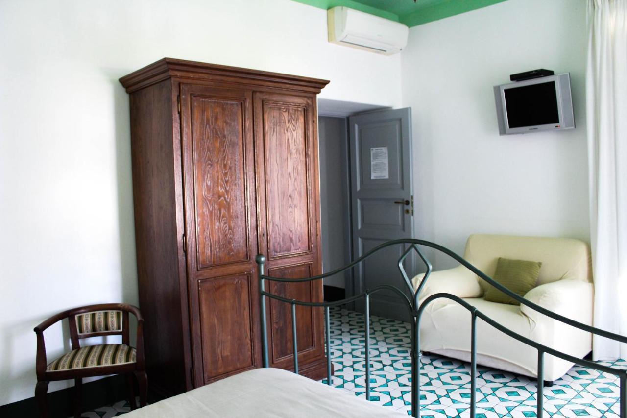 Acanto Aparthotel 4*