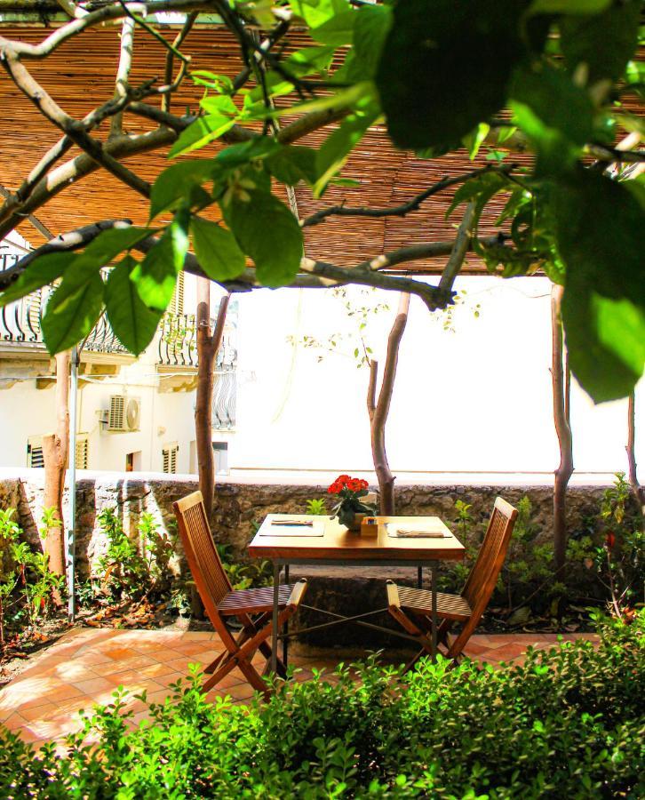 Acanto Aparthotel 4*